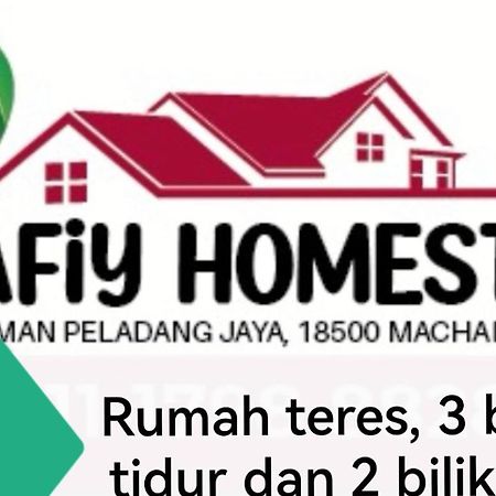 Wafiy Homestay Macang Luaran gambar