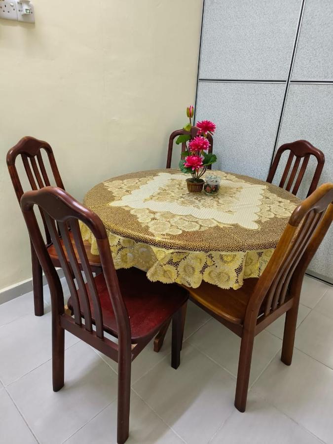 Wafiy Homestay Macang Luaran gambar