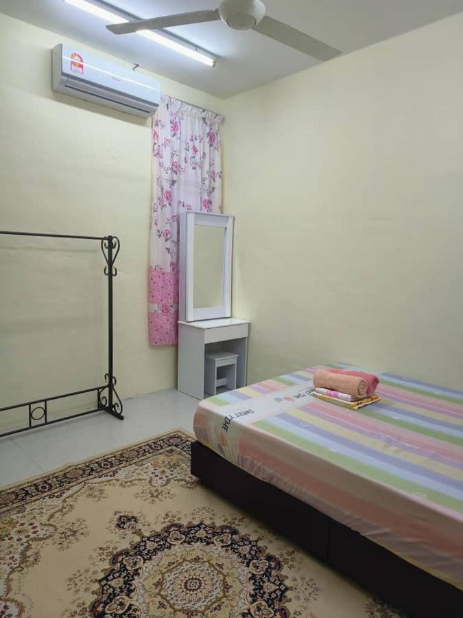 Wafiy Homestay Macang Luaran gambar